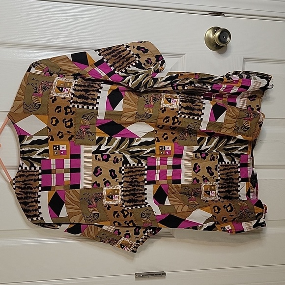 Lovely Animal print top - Picture 2 of 4